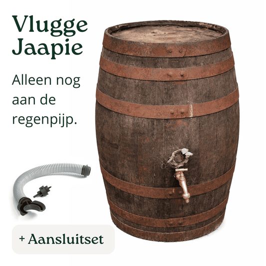 Vlugge Jaapie houten ton 225 liter met aansluitset en voorgemonteerde kraan van Houtenton.nl klaar voor aansluiting op de regenpijp